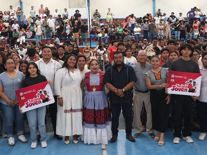 Entrega Gobierno del Estado 750 Tarjetas Joven en Juchitán de Zaragoza