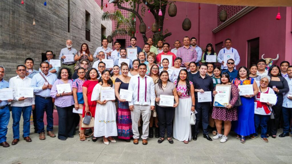 Certifican y distinguen a prestadores turísticos en Oaxaca