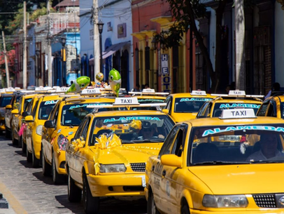 Reconoce Semovi a quienes diariamente mueven a Oaxaca en el Día del Taxista
