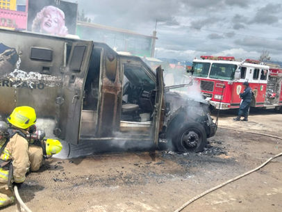 Atiende Bomberos de Oaxaca incendio de unidad de traslado de valores en Villa de Zaachila