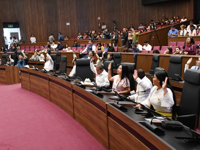 Poder Legislativo reconoce los atuendos femeninos de la vestimenta tradicional de Zimatlán de Álvarez como elementos identitarios