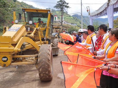 Hechos, no palabras: Salomón Jara inicia rehabilitación de la carretera Teotitlán-Huautla