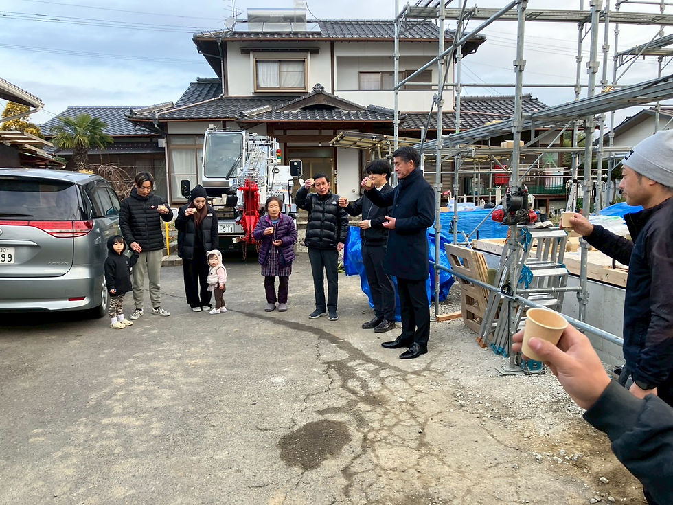 工事の安全を祈念し、全員で乾杯!