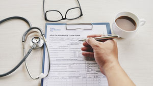 Как получить правильную медицинскую документацию в Барселоне для туристов и экспатов