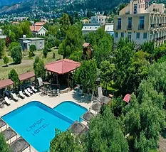 Lapida Garden Hotel garden area