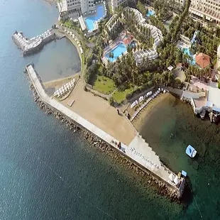 Oscar Resort Hotel with water park and beachfront location in Kyrenia.