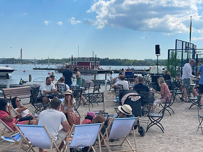 Beachparty.jpeg