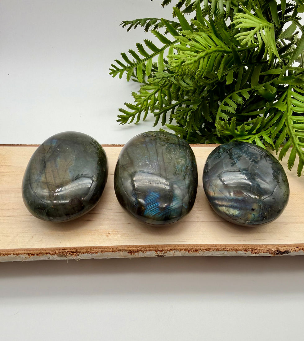 Thumbnail: Labradorite Palm Stone