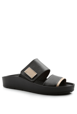 1711081-NEGRO-540x800-min