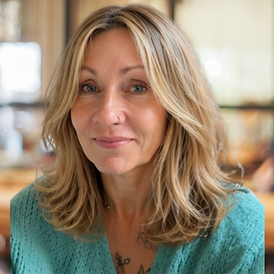 lisa-charter-psychotherapist-viva-therapy-couples-therapy.png