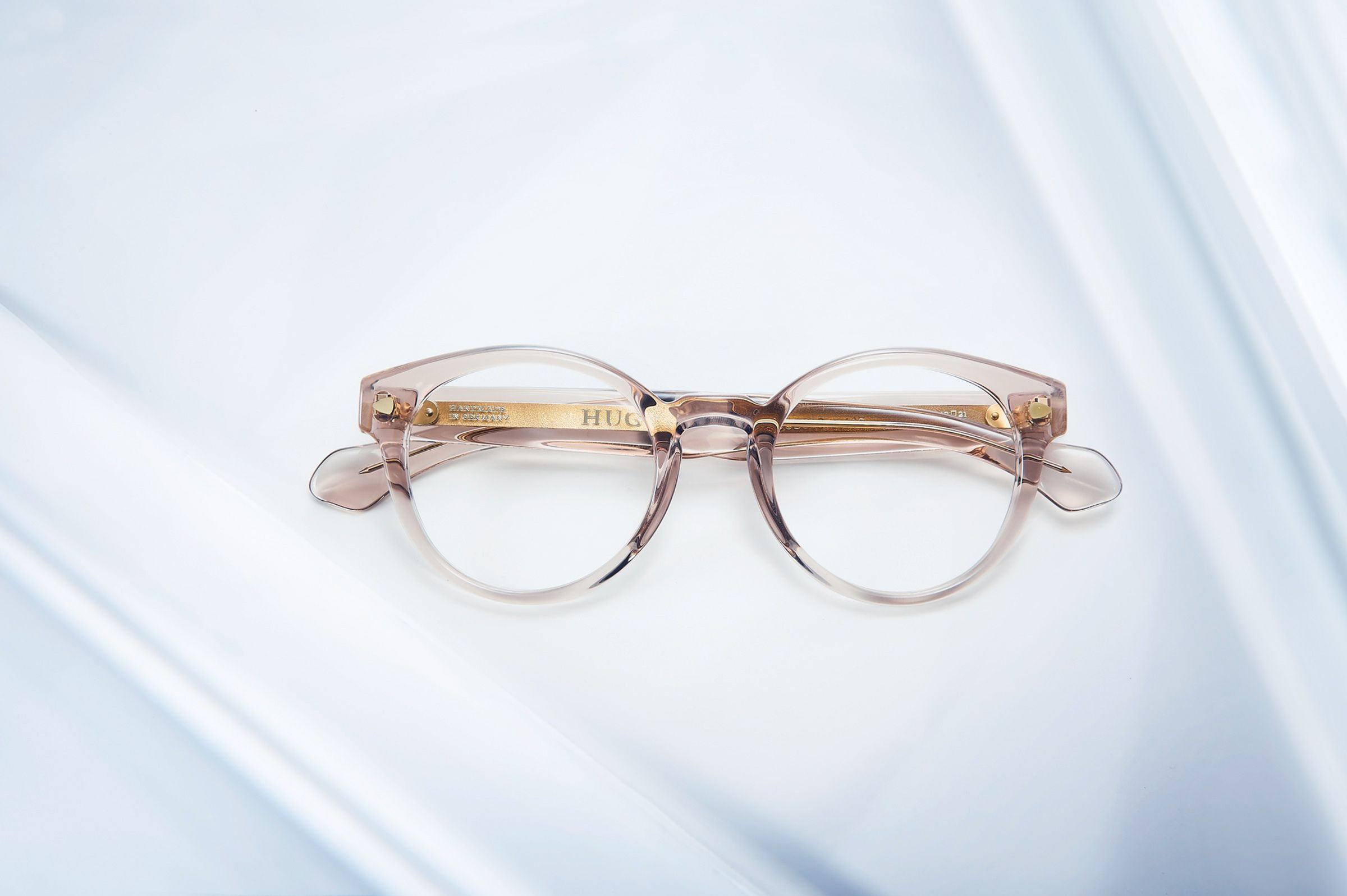 Hug-Bessie-Rosa Transparent