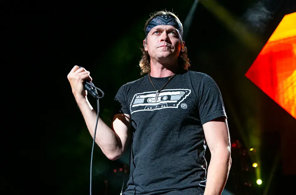 Brad Arnold on stage 2021