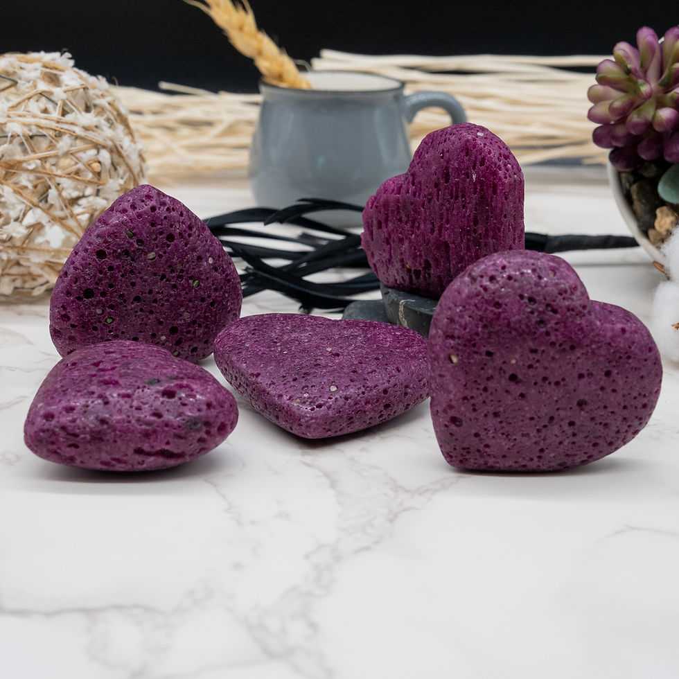 Miniatura: Honeycomb Ruby Crystal Heart Carving Blacklight UV Reactive Gemstone Love Stone