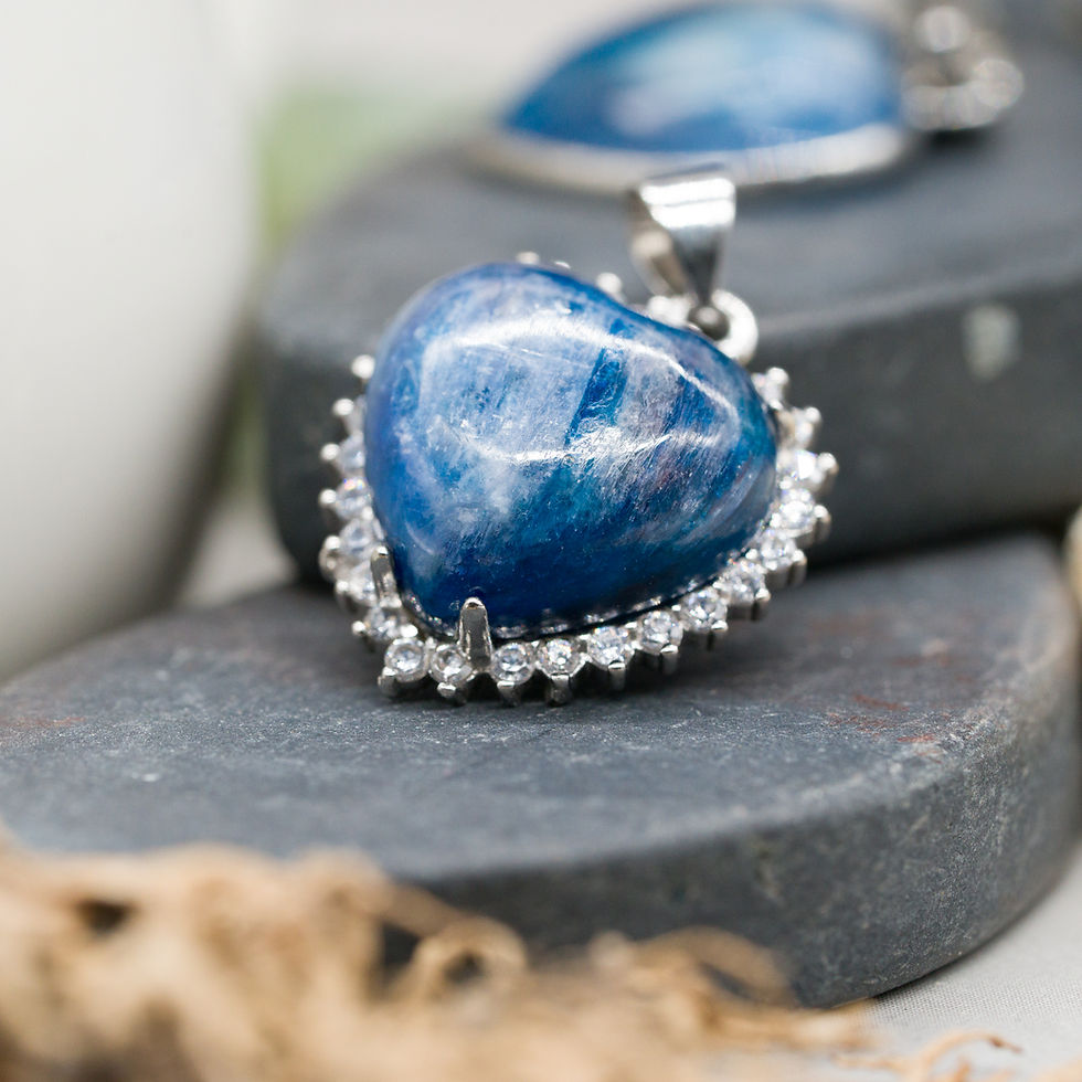 Miniatura: Dark Blue Cats Eye Crystal Heart Pendant Amulet Blue Boho Stone Jewelry Gift