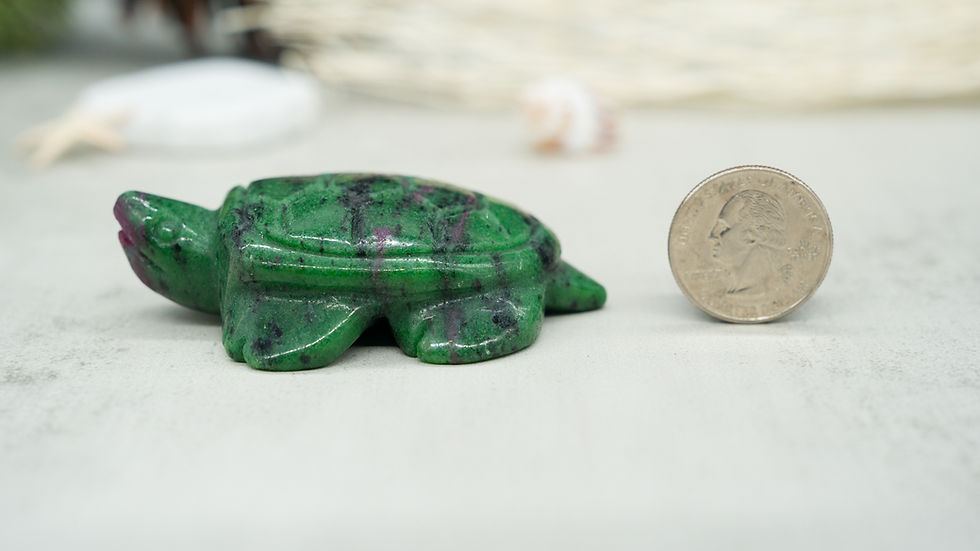 Miniatura: Ruby Zoisite Crystal Turtle Figurine Healing Stone UV Reactive Gemstone Carving