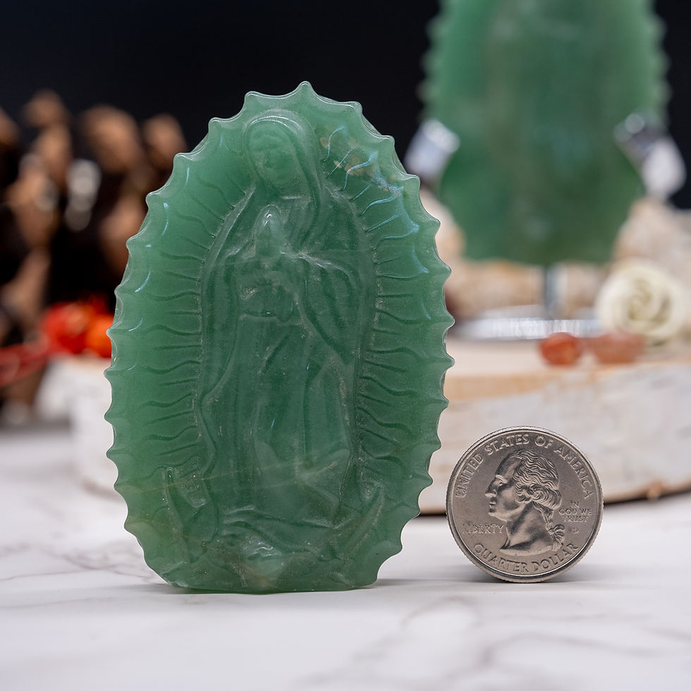 Miniatura: Green Aventurine Crystal Virgen de Guadalupe Palm Prayer Stone Virgin Mary Decor