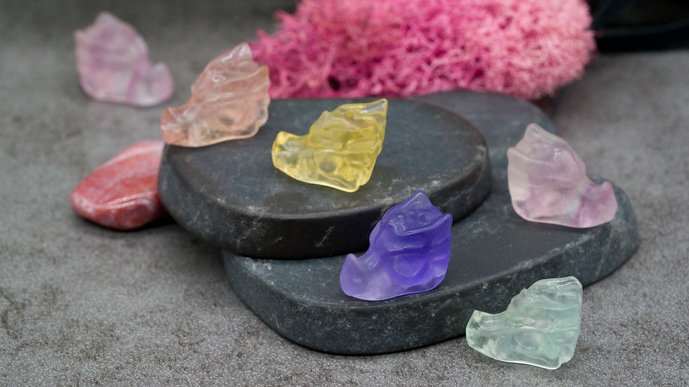Miniatura: Rainbow Fluorite Crystal Dragon Head Carving Stone Healing Protection Trinket