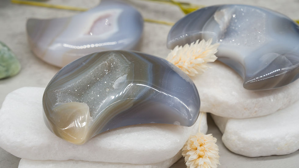 Miniatura: Cute Druzy Agate Moon Carving Spiritual Home Decor Gemstone Meditation Trinket