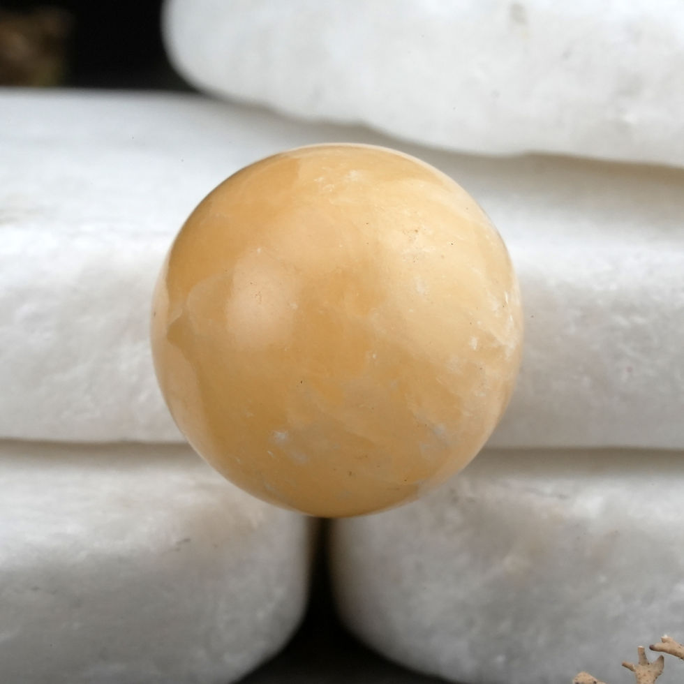 Miniatura: Yellow Calcite Mini Sphere Crystal Decor Boho Spiritual Energy Pocket Stone Gift