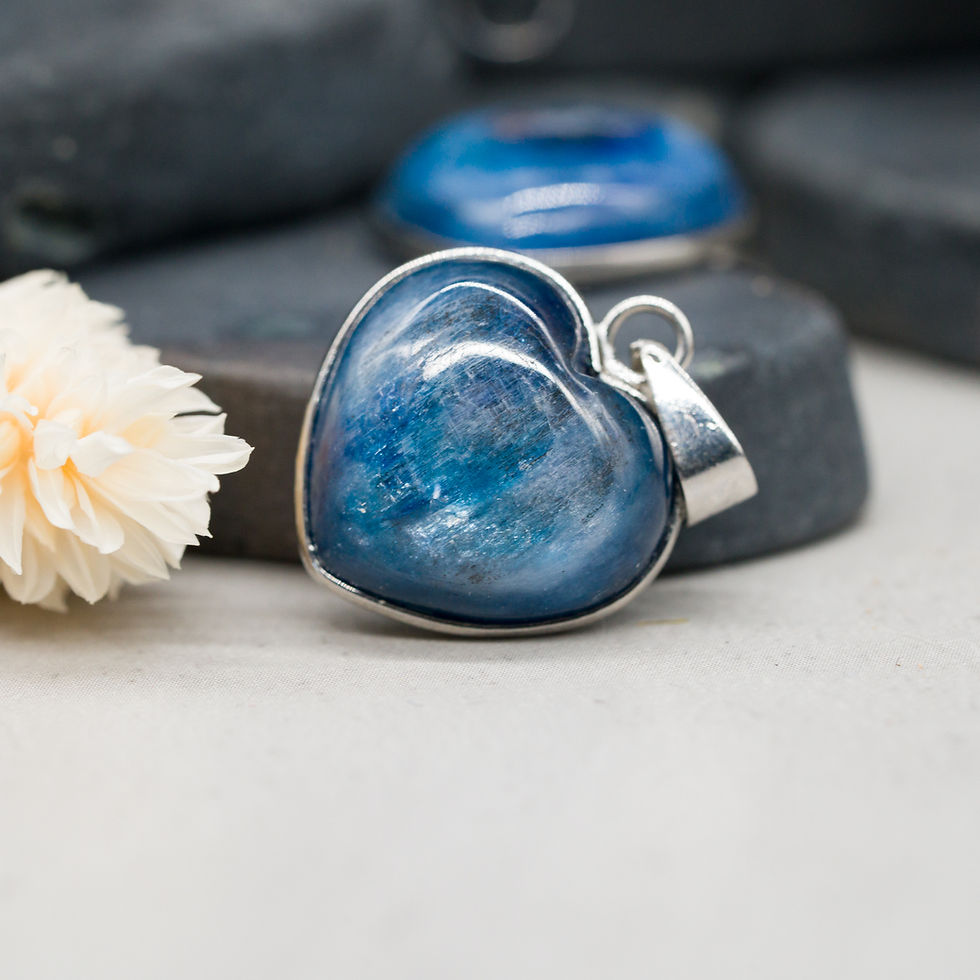 Miniatura: Dark Blue Cats Eye Crystal Heart Pendant Amulet Blue Boho Stone Jewelry Gift