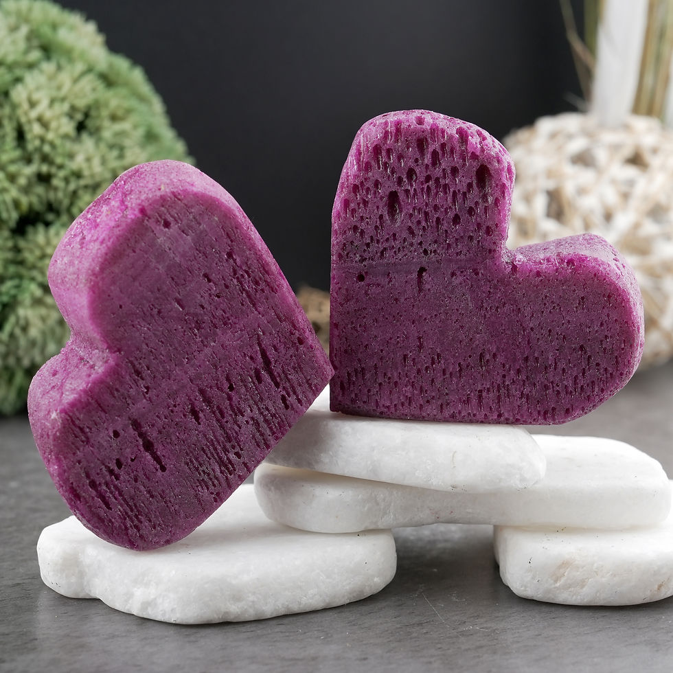 Miniatura: Honeycomb Ruby Crystal Heart Carving Blacklight UV Reactive Gemstone Love Stone