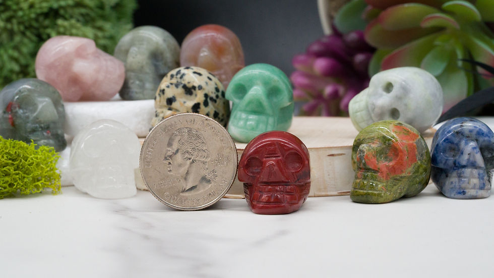 Miniatura: Miniature Crystal Skull Carving Spiritual Gemstone Pocket Stone Figurine