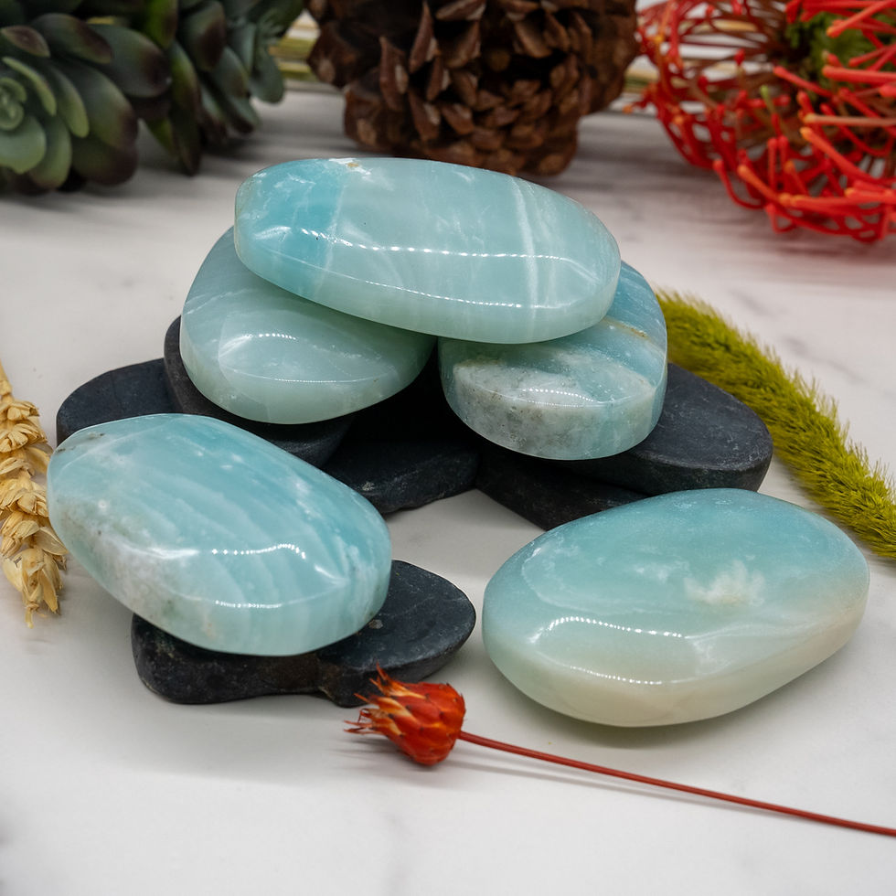Miniatura: Sky Blue Calcite Crystal Palm Stone Meditation Worry Tool Smooth Pocket Chakra