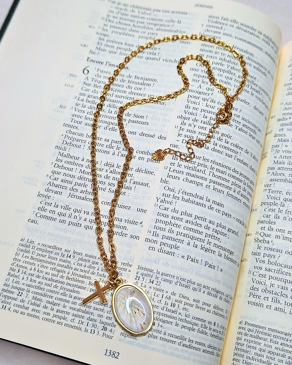 collier esprit saint femme acier inoxydable doré médaille chrétienne