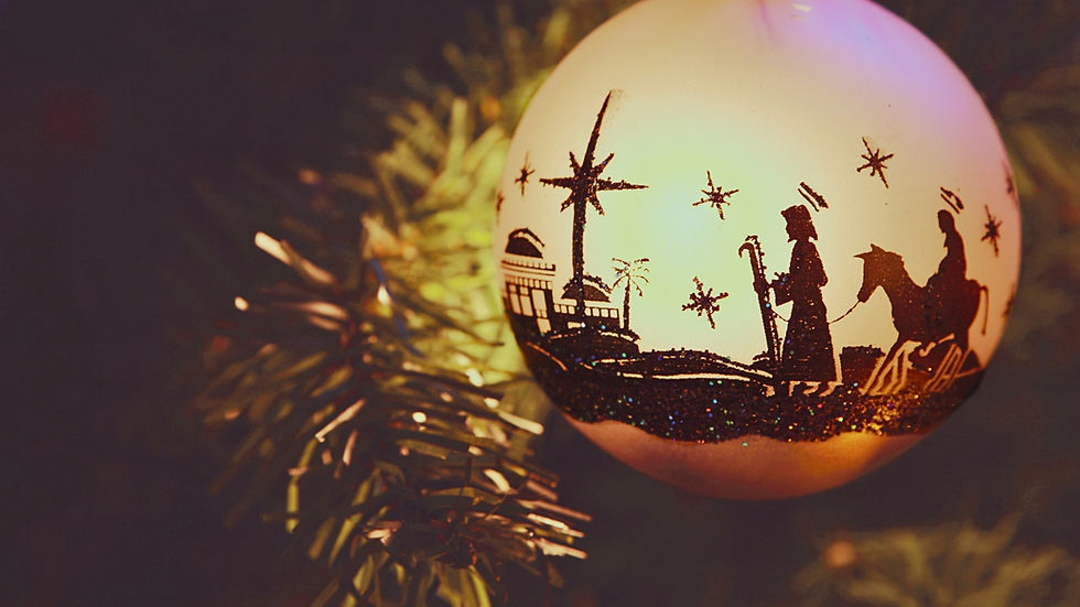 bougie et Évangile de la Nativité prière Noël catholique maison