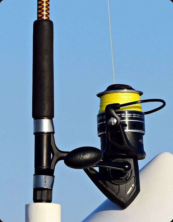 Thread wraps and guides on a custom rod build