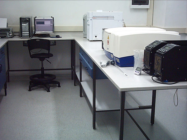 diseno_y_construccion_de_laboratorios_de_fisicoquimica_quimica_microbiologia3.jpg