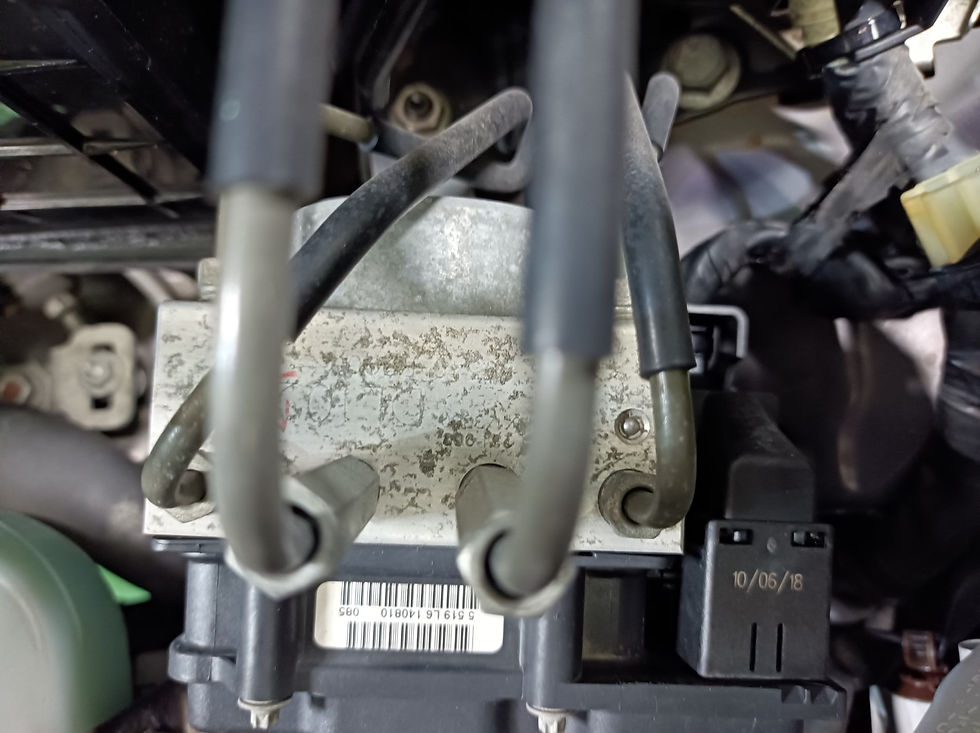 サムネイル： DAIHATSU Move Conte 2010 L585S