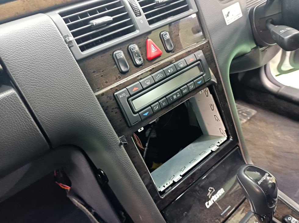 Thumbnail: Mercedes BENZ E 240 Station Wagon 2002