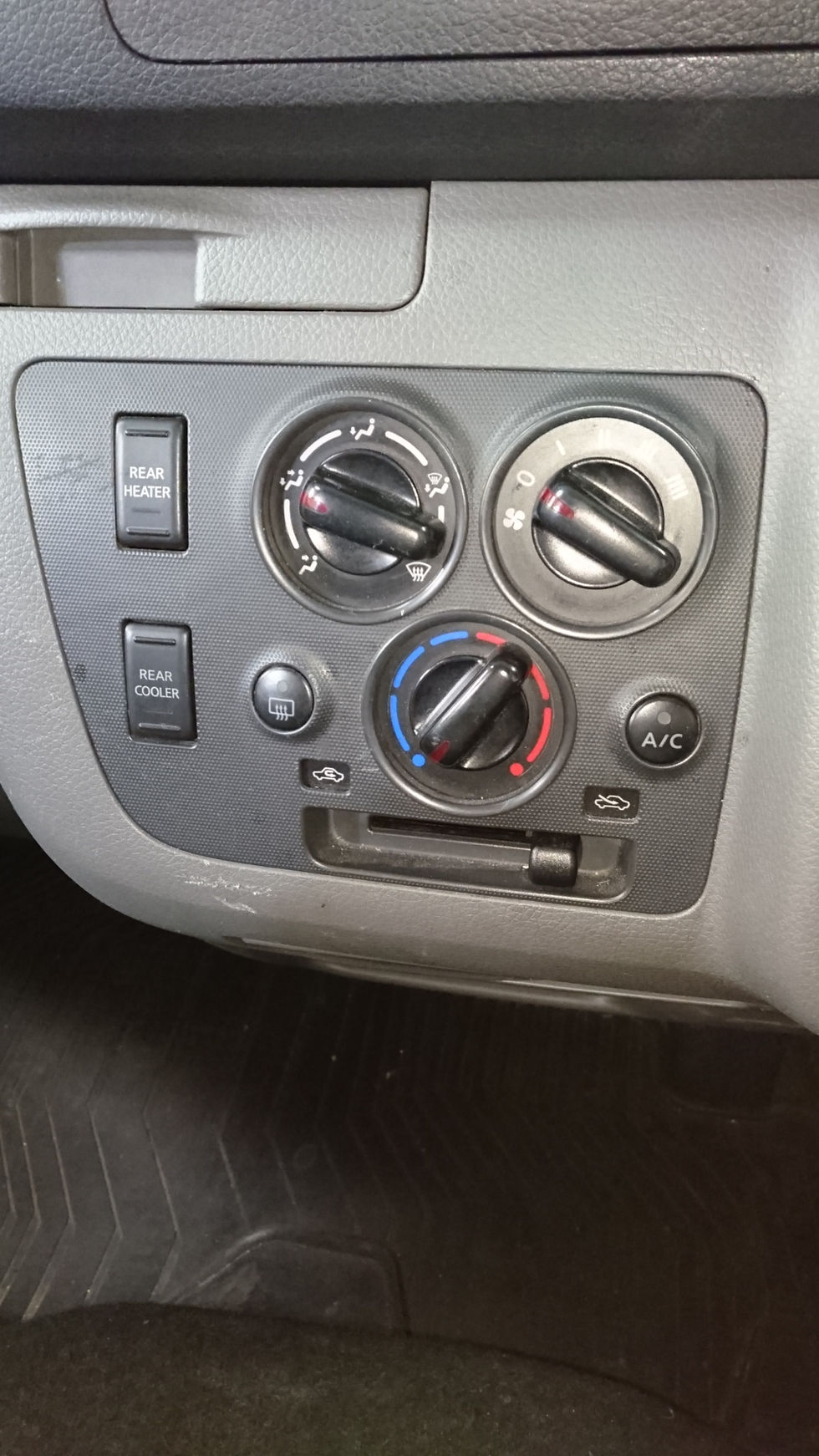 Miniature : NISSAN Caravan (Nv350) 2013 VR2E26