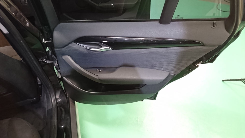 サムネイル： BMW X1 ( E84 ) 2011 ABA-VL18