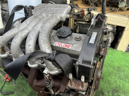 MITSUBISHI CYCLONE 4D5 ENGINE 　整備解説書 MITSUBISHI CYCLONE 4D5 ENGINE 整備解説書 MITSUBISHI CYCLONE