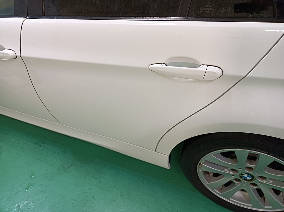 サムネイル： BMW E91 Touring (320i) 2008 LBA-US20