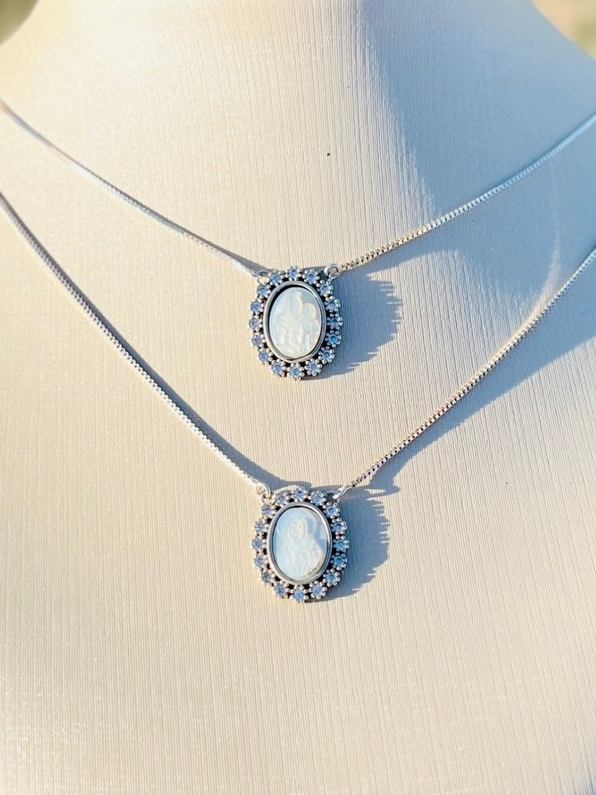 Cadena Doble con Medallas Virgen del Socorro y Sagrado Corazón – Plata 925