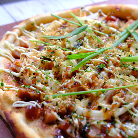 韓式泡菜 / 日式大阪燒 / Camembert 芝士Pizza 