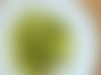 קציצות טופו ברוטב חגיגי של קרם קוקוס חמצמץ, כורכום, אפונה ושעועית ירוקה