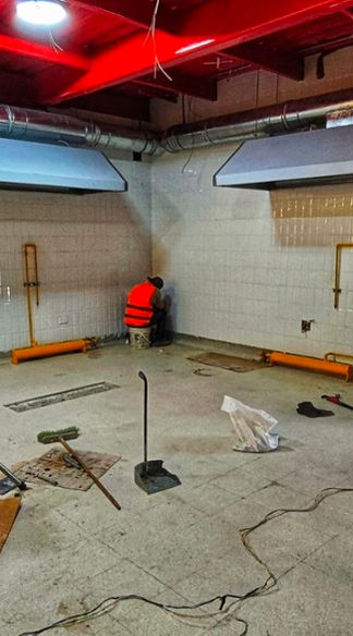 Instalación de líneas internas de gas para Forum Supermayorista en C.C. Caracas Mall, Plaza Venezuela.