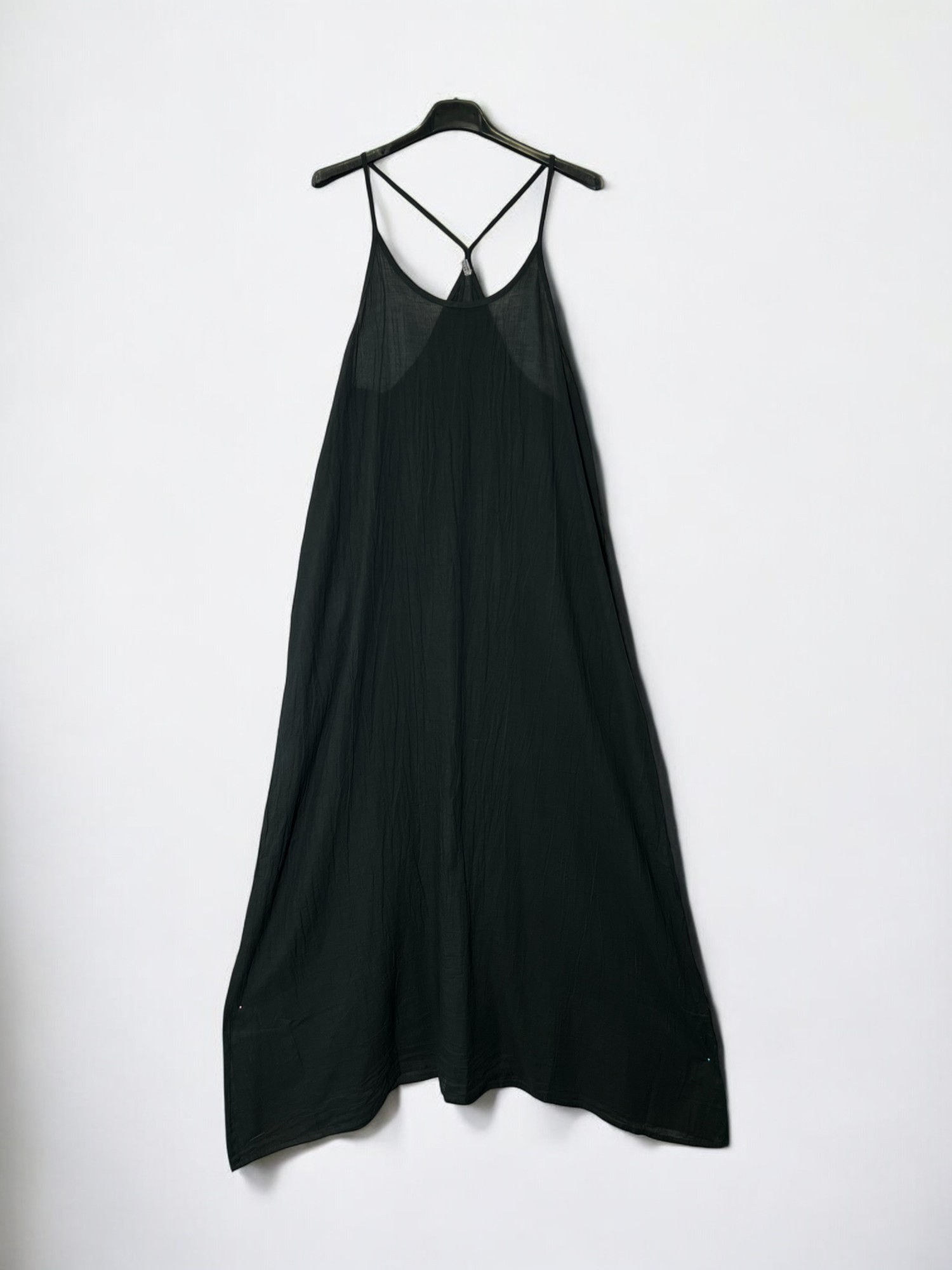 Μονόχρωμο Μάξι Φόρεμα από Αέρινο Ύφασμα