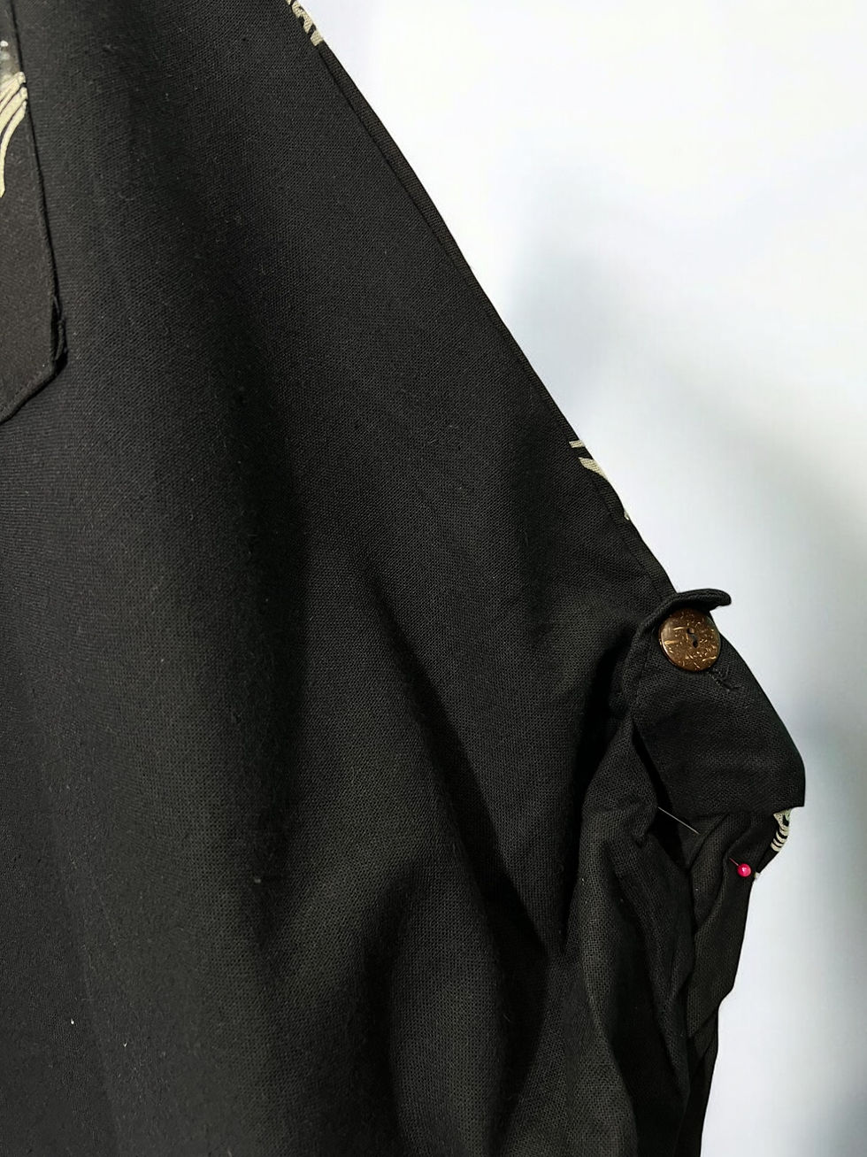 Μικρογραφία: Βράκα με Αφηρημένο Μοτίβο στο Ένα Μπατζάκι