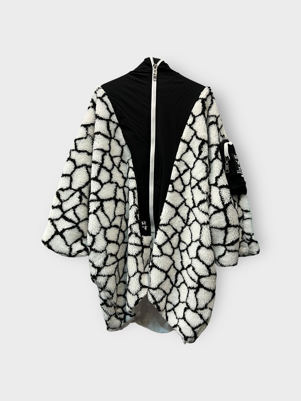 Thumbnail: Oversized Streetwear Jacket with Teddy Texture & Contrast Details