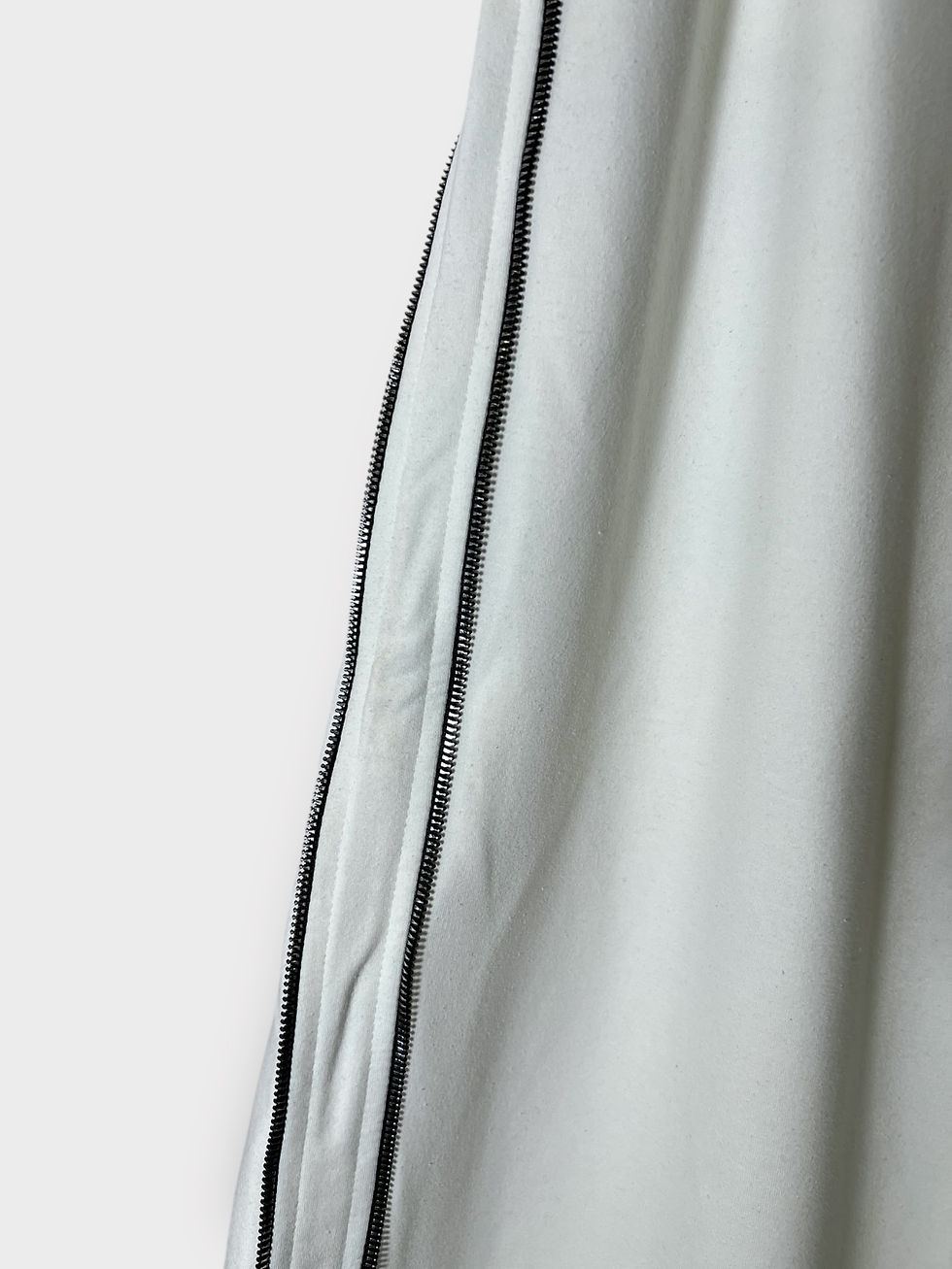 Μικρογραφία: Μοντέρνο Σετ "Techwear" με Ασύμμετρο Τοπ & Παντελόνα
