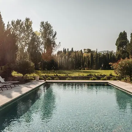 Mas-de-la-Lombarde-Provence-pool-Elsa-Cadic-responsive.webp