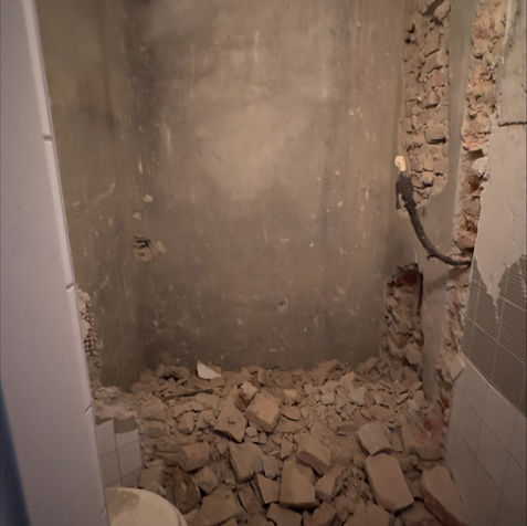 Badsanierung der EMGA Bau GmbH Vorher