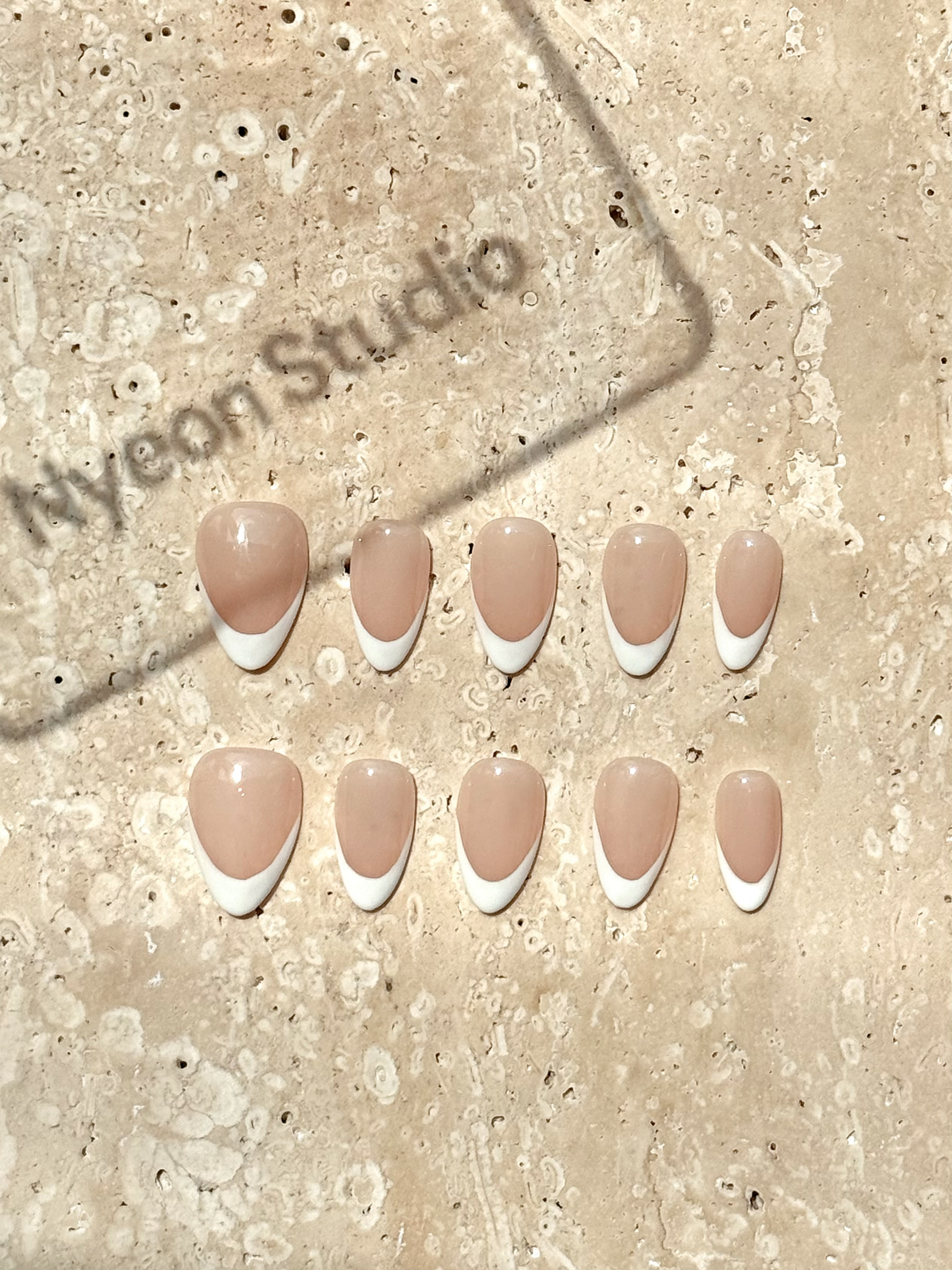 French (Almond)