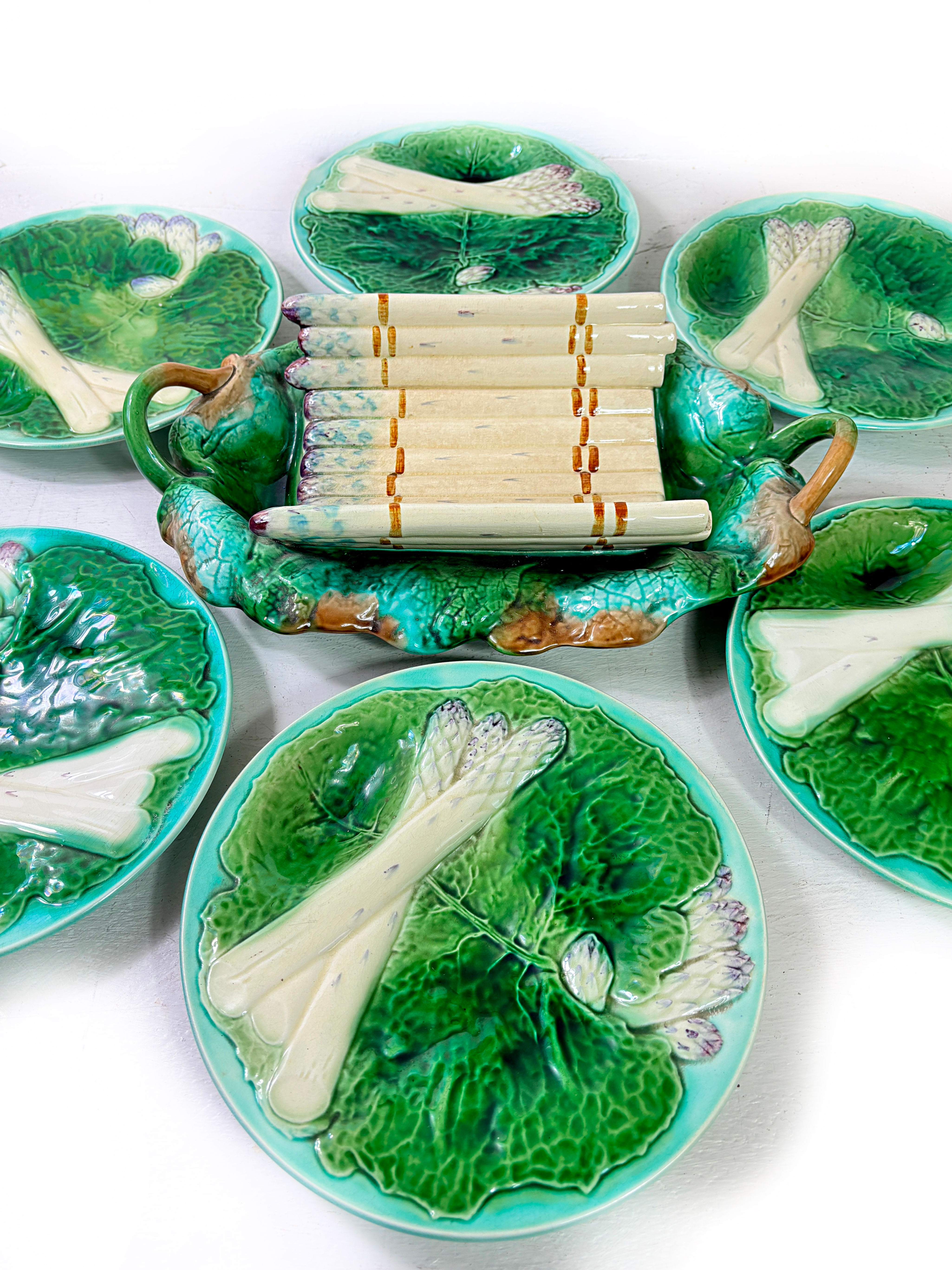 French RARE 6 antique 1880 Creil et Montereau majolica Asparagus plates & cradle
