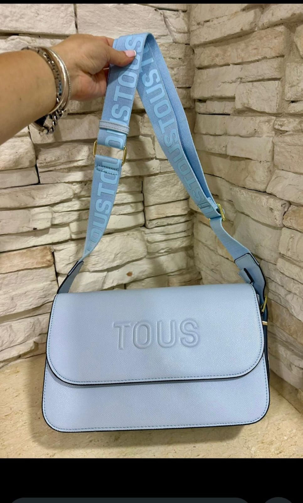 Miniatura: TOUS